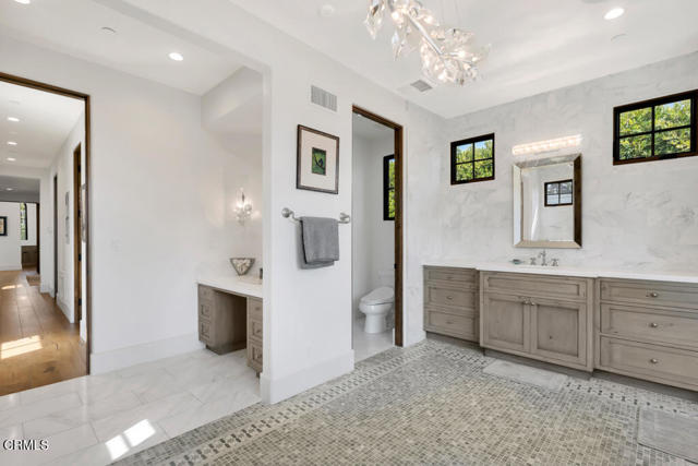 45 Valley Vista Drive, Camarillo CA: https://media.crmls.org/mediaz/544bc980-b519-45e8-a52e-b14d57b6ab27.jpg