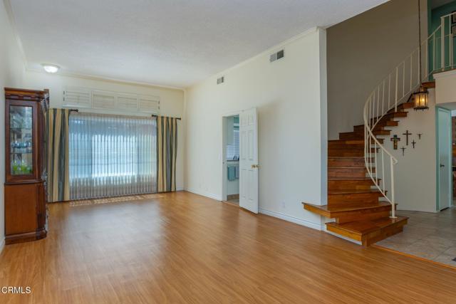 5930 Heritage Place, Camarillo CA: https://media.crmls.org/mediaz/544bed17-5f72-40be-a8cc-e0e9a9b77384.jpg