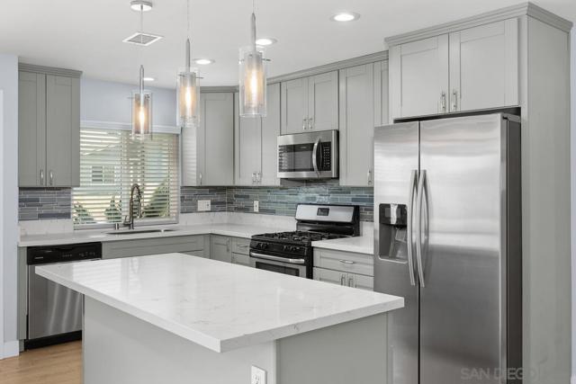 9956 Via Debbie, Santee CA: https://media.crmls.org/mediaz/544cd398-8733-4229-83a5-821aedd79dc2.jpg