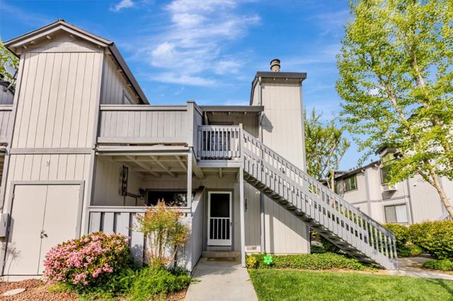 188 Sunwood Meadows Pl, San Jose CA: https://media.crmls.org/mediaz/544d59c5-4721-4295-88c9-e9a52fa39697.jpg