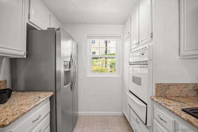 740 Breeze Hill Rd, Vista CA: https://media.crmls.org/mediaz/544da413-2349-403b-821a-ce16b0b46563.jpg