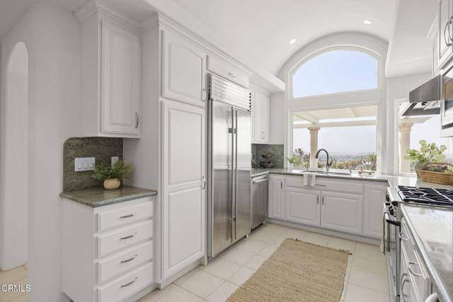 7090 El Malabar Drive, Ventura CA: https://media.crmls.org/mediaz/544dcea6-512f-48a6-a602-1458d01f3f3f.jpg
