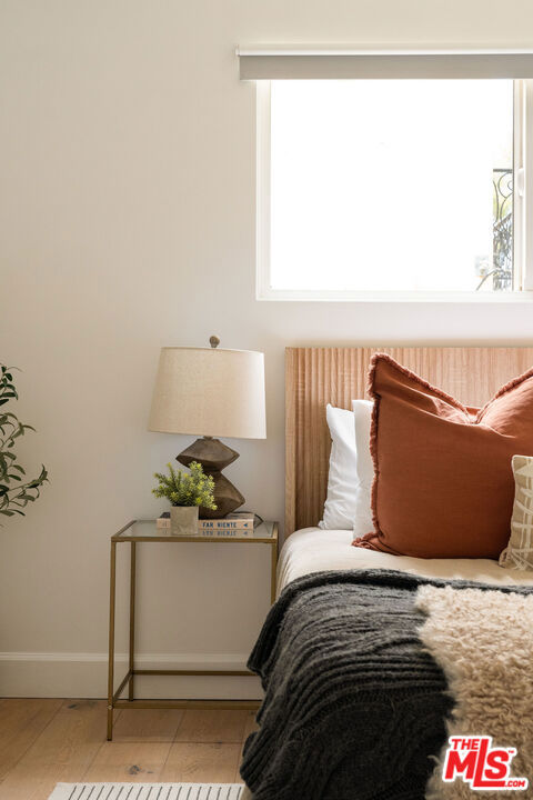 12366 Laurel Terrace Drive, Studio City CA: https://media.crmls.org/mediaz/544de202-425a-446c-a35d-aeb39f6bbec2.jpg