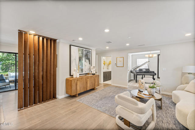 Detail Gallery Image 9 of 75 For 2820 San Pasqual St, Pasadena,  CA 91107 - 5 Beds | 5/1 Baths