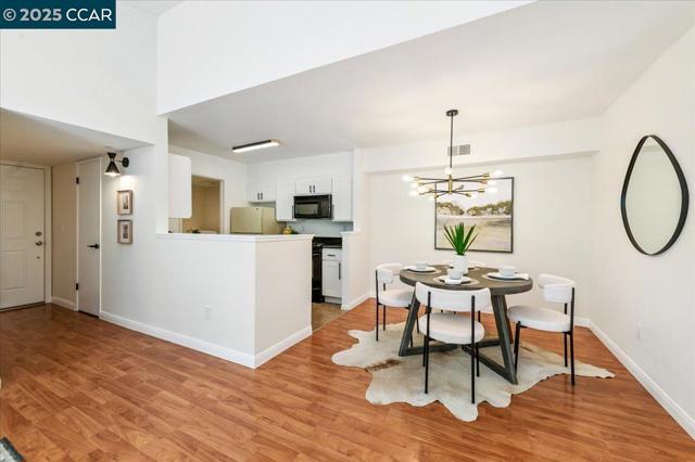 115 Reflections Dr, San Ramon CA: https://media.crmls.org/mediaz/544e264b-07c2-40ea-b44c-2a8c0f913035.jpg