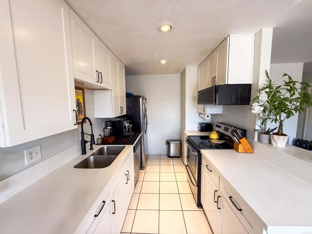 Detail Gallery Image 1 of 18 For 1647 Pentecost Way #11,  San Diego,  CA 92105 - 1 Beds | 1 Baths