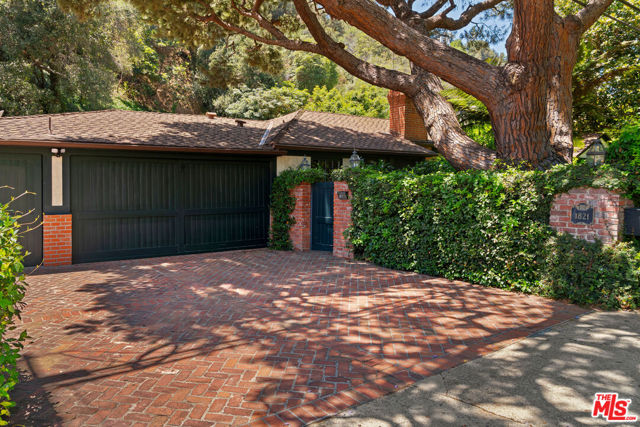 1821 Mandeville Canyon Road photo 3