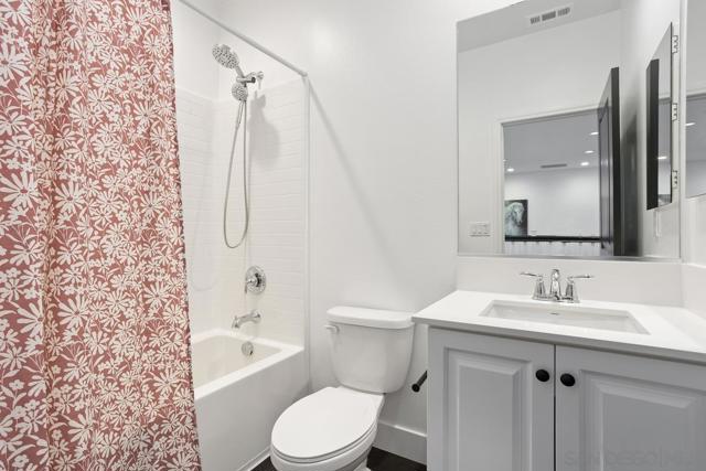 2807 California Poppy Street, Escondido CA: https://media.crmls.org/mediaz/544fdf6e-ba8a-473e-ae53-c32b7258c671.jpg