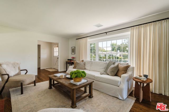 4601 Ventura Canyon Avenue photo 4