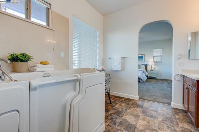 1440 Riva Trigoso Dr, Manteca CA: https://media.crmls.org/mediaz/54502288-d1f1-4dc9-a689-7a7d7a7205ff.jpg