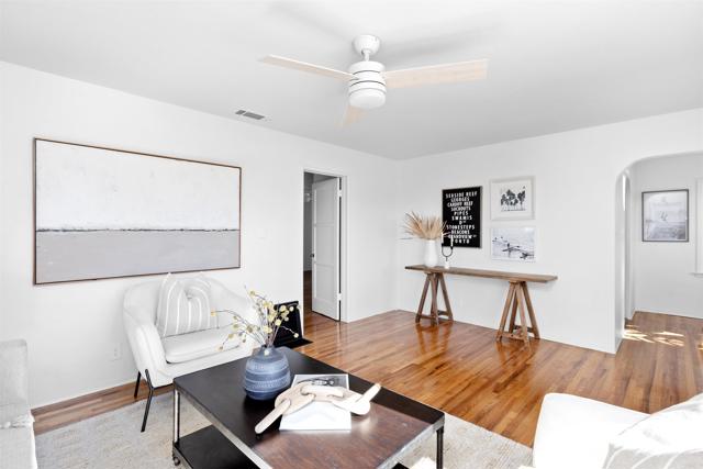 Detail Gallery Image 5 of 15 For 1010 Grand Ave, Carlsbad,  CA 92008 - 2 Beds | 1 Baths