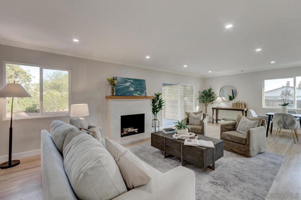 MLS #250036382SD img 4