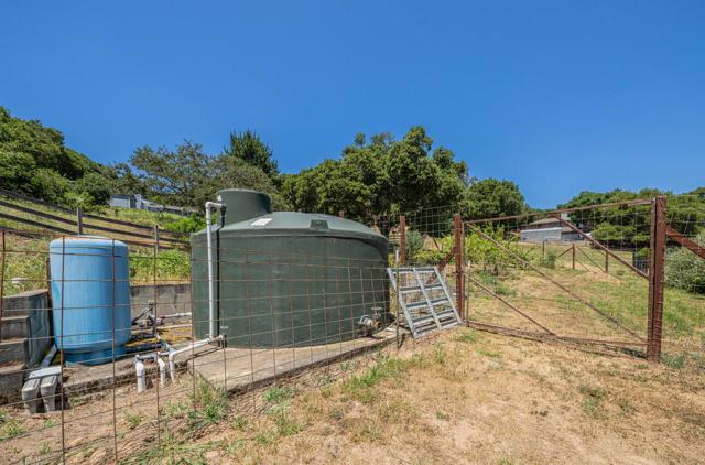 9247 Holly Hill Drive, Salinas CA: https://media.crmls.org/mediaz/5450fcda-ab34-4094-b6ad-b5c77b1e0e34.jpg