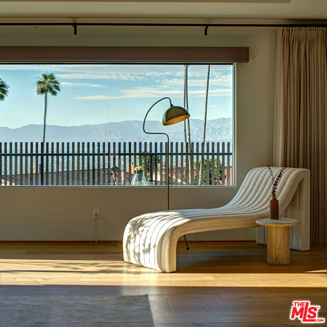 8674 Edwin Drive, Los Angeles CA: https://media.crmls.org/mediaz/5451105b-5a47-4e87-92de-293cd3fcfd93.jpg