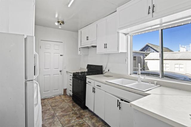 Image 11 of 24 For 3565 Meade Avenue