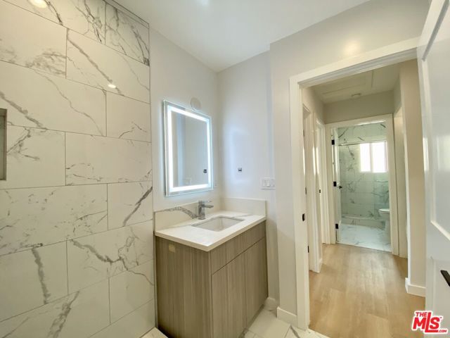 3207 W 3rd Street, Los Angeles CA: https://media.crmls.org/mediaz/54521851-76af-4ef4-9939-40e9175f6d24.jpg