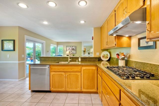 Detail Gallery Image 11 of 47 For 14013 Saddlewood Dr, Poway,  CA 92064 - 4 Beds | 3 Baths