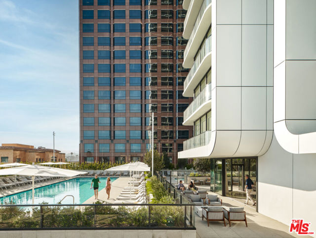 11750 Wilshire Boulevard, Los Angeles CA: https://media.crmls.org/mediaz/5453e4fc-c4a7-40d4-86c1-44880d164a88.jpg