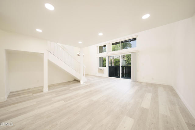 4925 Indian Wood Road, Culver City CA: https://media.crmls.org/mediaz/545465e2-4178-44ff-b7c6-6e45bbefc286.jpg