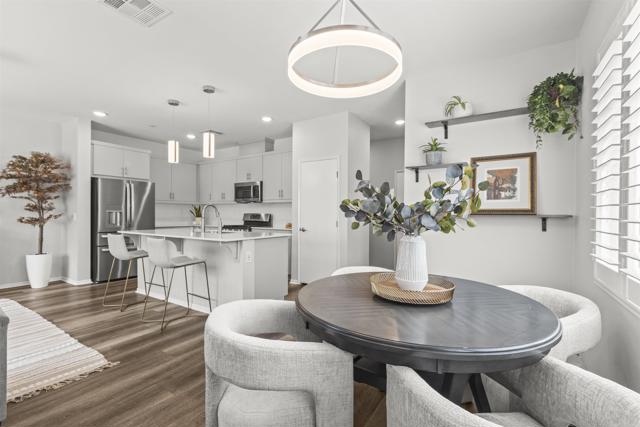 323 CITRINE TRAIL, Fallbrook CA: https://media.crmls.org/mediaz/5454b2fb-ea37-4bd3-92a0-5a8bb6f92535.jpg