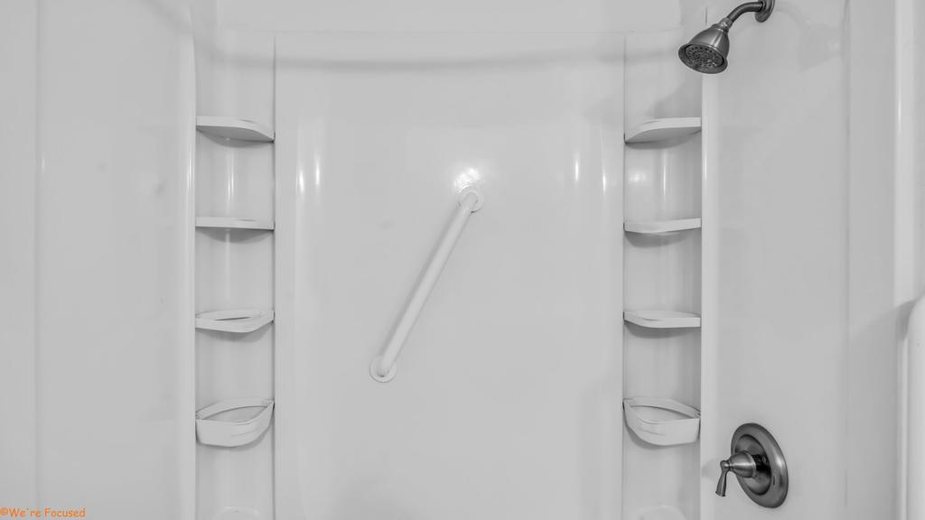 https://media.crmls.org/mediaz/5454d543-dcfb-4667-8a44-c925073d11ec.jpg?preset=X-Large