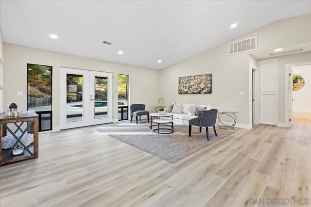 16310 Oak Springs Dr, Ramona CA: https://media.crmls.org/mediaz/54553b01-ceb3-471f-b49e-edde00957a8a.jpg