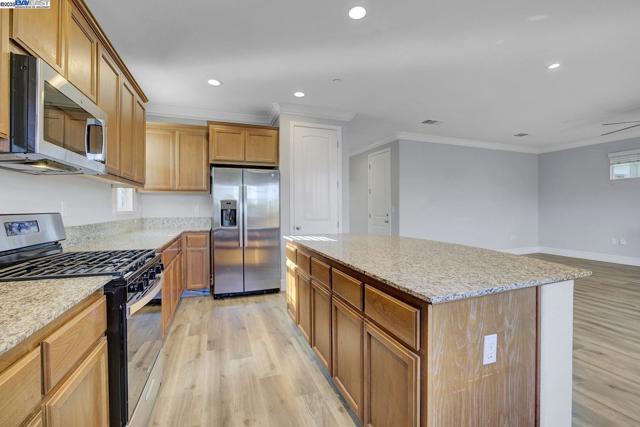269 Alta St, Brentwood CA: https://media.crmls.org/mediaz/54559b01-df32-4034-bd3e-8c754d87def2.jpg