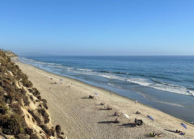 569 N Vulcan Ave, Encinitas CA: https://media.crmls.org/mediaz/54564752-528f-4570-a6f0-fba6ccd6f6c8.jpg