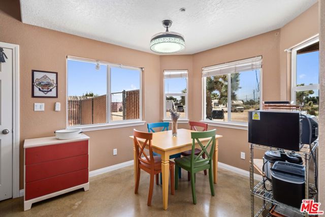 9999 Del Sol Avenue, Phelan CA: https://media.crmls.org/mediaz/54565204-110d-4963-8fd7-34c2f1a9d0e7.jpg