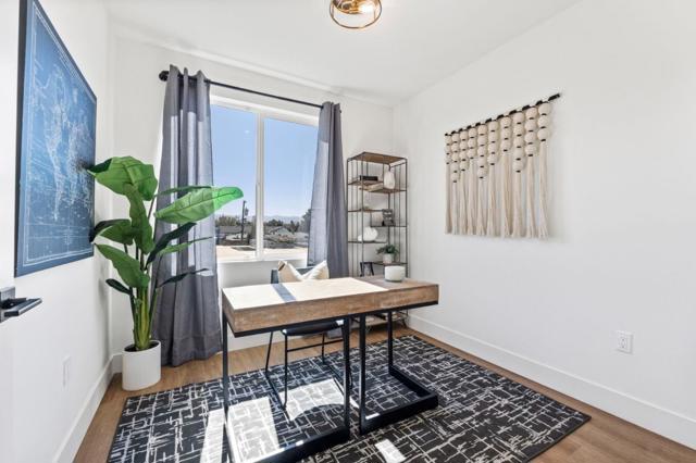 584 Compton Terrace, Sunnyvale CA: https://media.crmls.org/mediaz/54569f0d-fcea-4582-9540-a026a3744b79.jpg