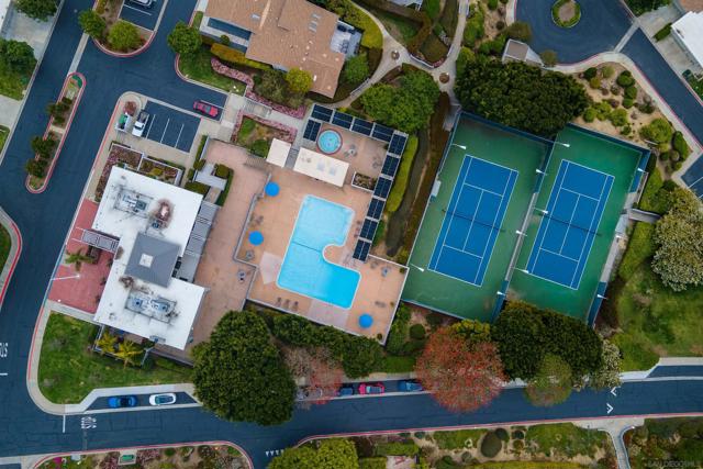 2071 Caminito Circulo Norte, La Jolla CA: https://media.crmls.org/mediaz/5456c839-edac-4d8f-b536-36a93774fbf1.jpg