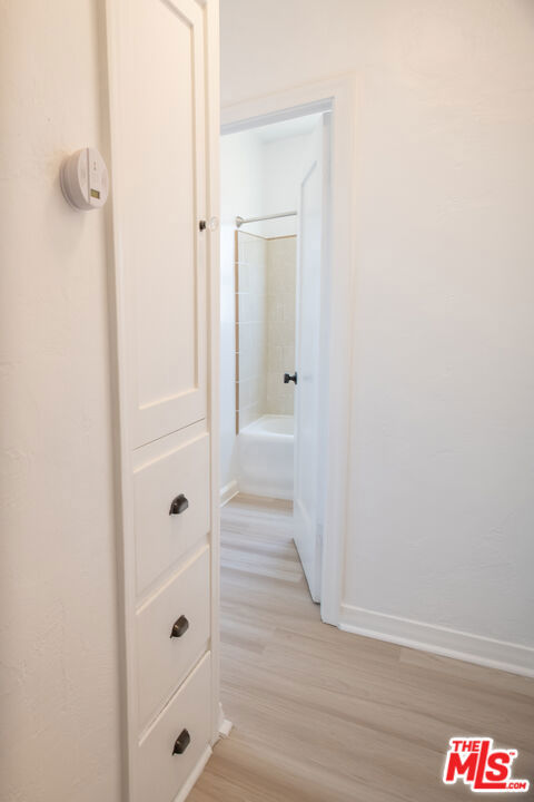 https://media.crmls.org/mediaz/5457b920-2e55-48f8-a761-b43ae9de64a7.jpg?preset=X-Large
