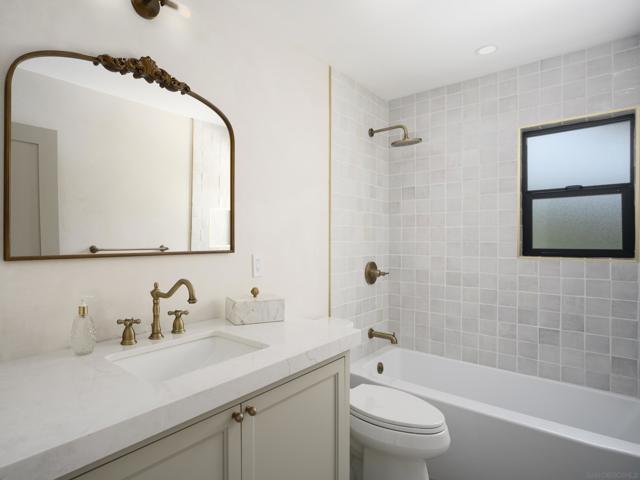 8965 Cliffridge Ave, La Jolla CA: https://media.crmls.org/mediaz/5457ee6a-60af-4aef-86a5-d7345368e5ab.jpg