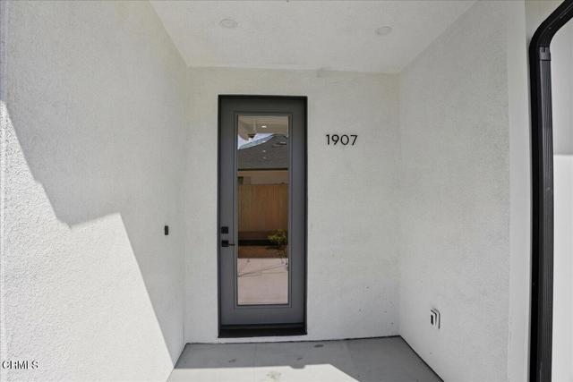 Detail Gallery Image 3 of 16 For 1907 Ocean Ave, Ventura,  CA 93001 - 3 Beds | 2 Baths