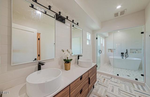 Detail Gallery Image 10 of 18 For 5357 S Victoria Ave, Los Angeles,  CA 90043 - 4 Beds | 3/1 Baths