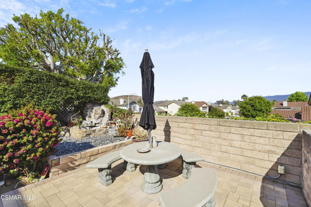 744 Calle Las Colinas, Newbury Park CA: https://media.crmls.org/mediaz/545a8fc9-1d3c-4f98-8cc3-4874f5b07886.jpg