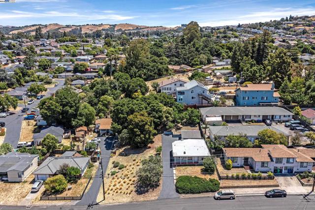 22756 Bayview Ave, Hayward CA: https://media.crmls.org/mediaz/545b9a18-2e7d-4e3a-ad43-2d9747802f60.jpg