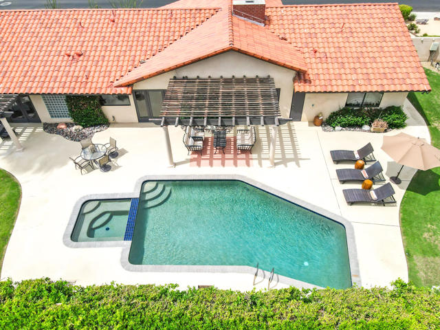 2305 E Sonora Road, Palm Springs CA: https://media.crmls.org/mediaz/545bae15-907b-49e9-98b4-220e0822d6a3.jpg