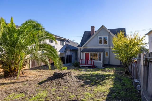 486 VAN BUREN ST, Monterey CA: https://media.crmls.org/mediaz/545cafc5-3804-428f-b4ab-09e3e7d4afe8.jpg
