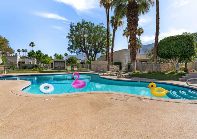877 E Arenas Road, Palm Springs CA: https://media.crmls.org/mediaz/545cea2f-38bd-406a-880c-a484f8209a6e.jpg