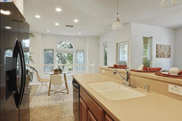 292 W Lucita Way, Mountain House CA: https://media.crmls.org/mediaz/545d6a7c-ea84-45e5-926a-bcb358878b76.jpg