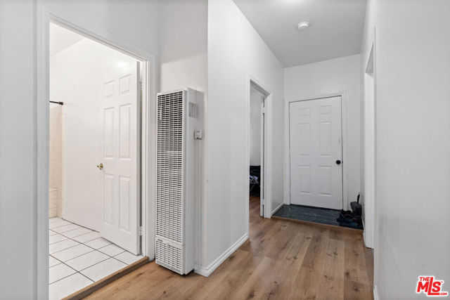 2963 San Marino Street, Los Angeles CA: https://media.crmls.org/mediaz/545dd749-38ef-417d-a957-2657b106dad0.jpg