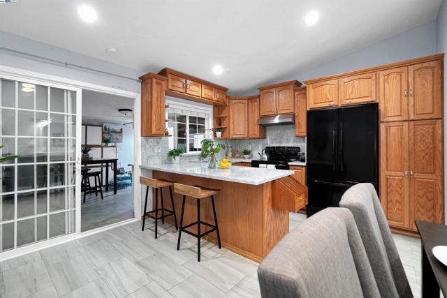 22633 Mossy Rock Drive, Hayward CA: https://media.crmls.org/mediaz/545e5fd8-ed88-43c5-b99e-2a9f6d75ef47.jpg