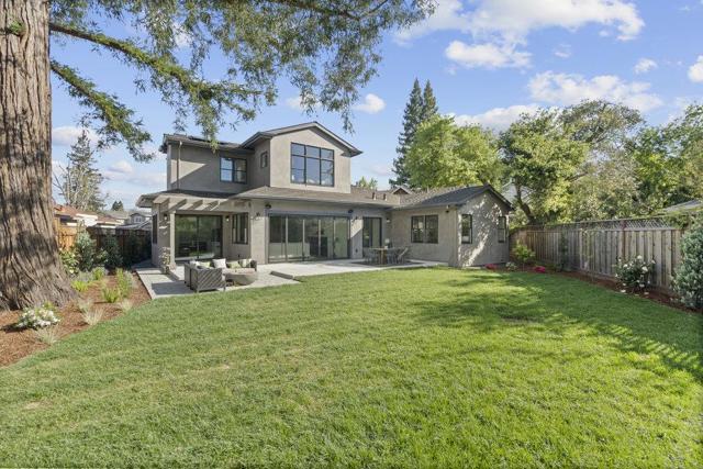 1303 American Way, Menlo Park CA: https://media.crmls.org/mediaz/545f0b8a-0a23-459d-9c61-79864362a926.jpg