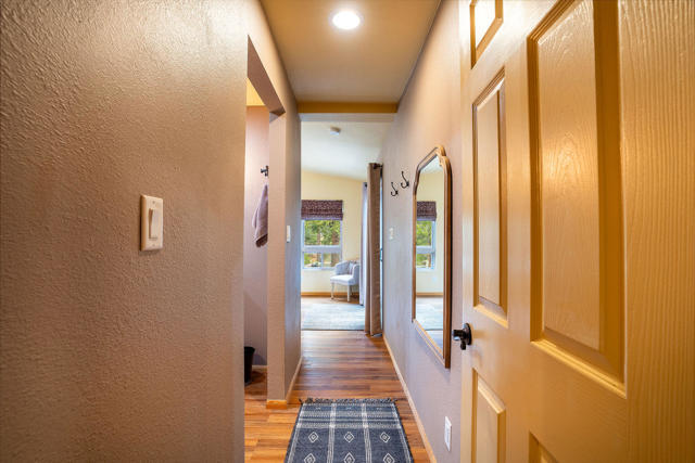 25169 Franklin Drive, Idyllwild CA: https://media.crmls.org/mediaz/545f268e-c3f1-4215-bfd3-3520faf744c1.jpg