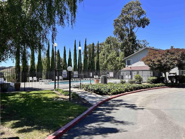 900 Cambridge Dr, Benicia CA: https://media.crmls.org/mediaz/545f6465-b7cd-4da3-b7bb-93925a9caebe.jpg