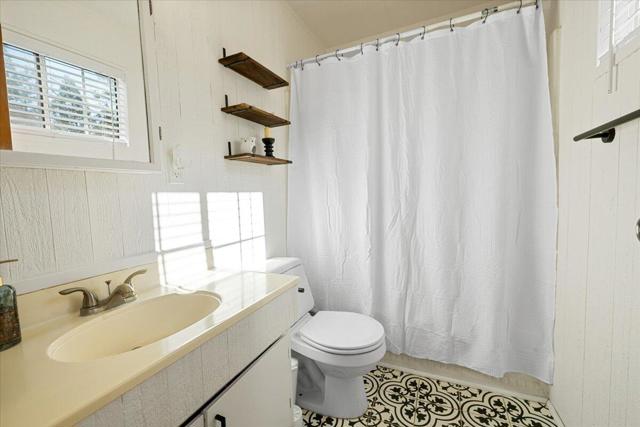 206 E Barker Boulevard, Big Bear CA: https://media.crmls.org/mediaz/5460f66d-2647-4275-9395-295481b75d35.jpg