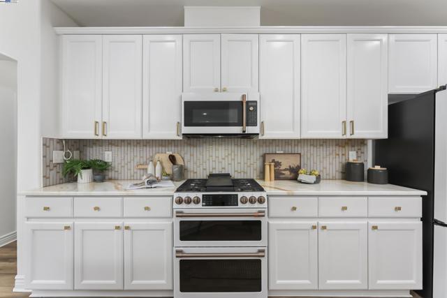 309 Aspen Ct, Roseville CA: https://media.crmls.org/mediaz/5460f6e1-8515-4106-ae48-3cf812081f24.jpg