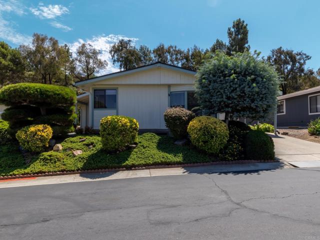 2289 Bryant Drive, Carlsbad CA: https://media.crmls.org/mediaz/54621c1c-d550-410b-913c-d361f38ed8f8.jpg