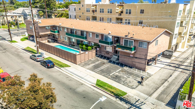 14254 Burbank Boulevard photo 3